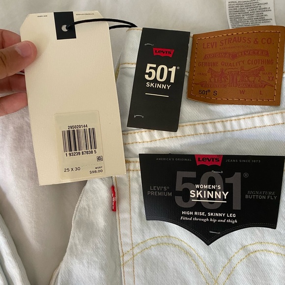 Levi Jeans - Picture 3 of 5